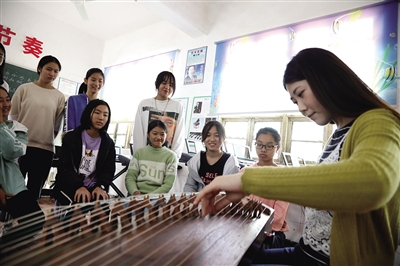 【衡陽晚報(bào)】“走出去”“請進(jìn)來”，衡陽幼高專結(jié)對(duì)幫扶衡南縣松江聯(lián)合學(xué)校長嶺校區(qū)—— 為留守兒童打開藝術(shù)殿堂“大門”