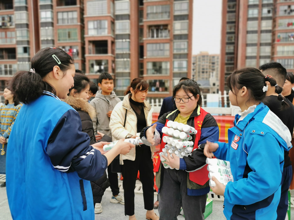 讓愛(ài)與溫暖照進(jìn)孩子的心里---衡陽(yáng)幼高專耒陽(yáng)學(xué)院走進(jìn)特殊學(xué)校