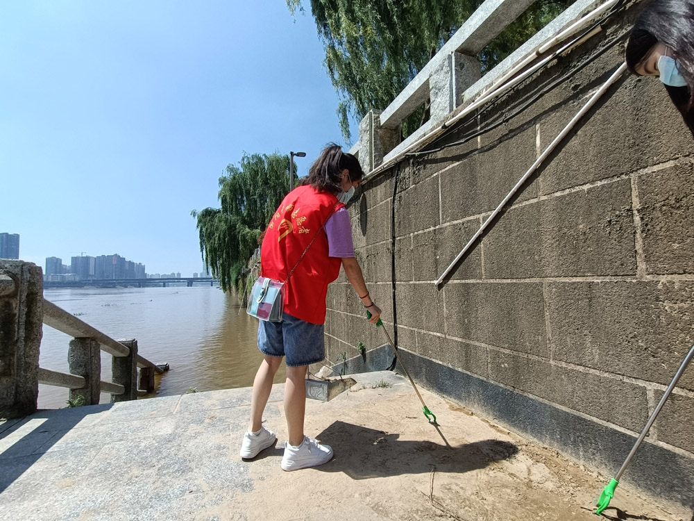 衡陽幼高專開展保護(hù)湘江母親河志愿服務(wù)活動