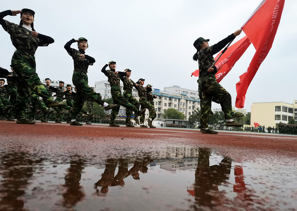 衡陽幼高專舉行2021級新生軍訓匯報表演暨總結(jié)表彰大會